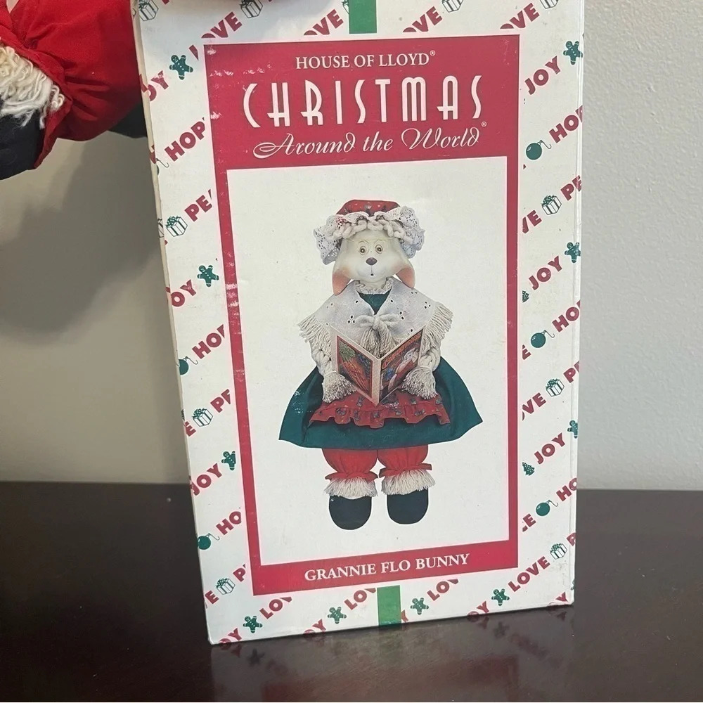 New VINTAGE 1996 House of Lloyd Christmas Around the‎ World Grannie Flo Bunny